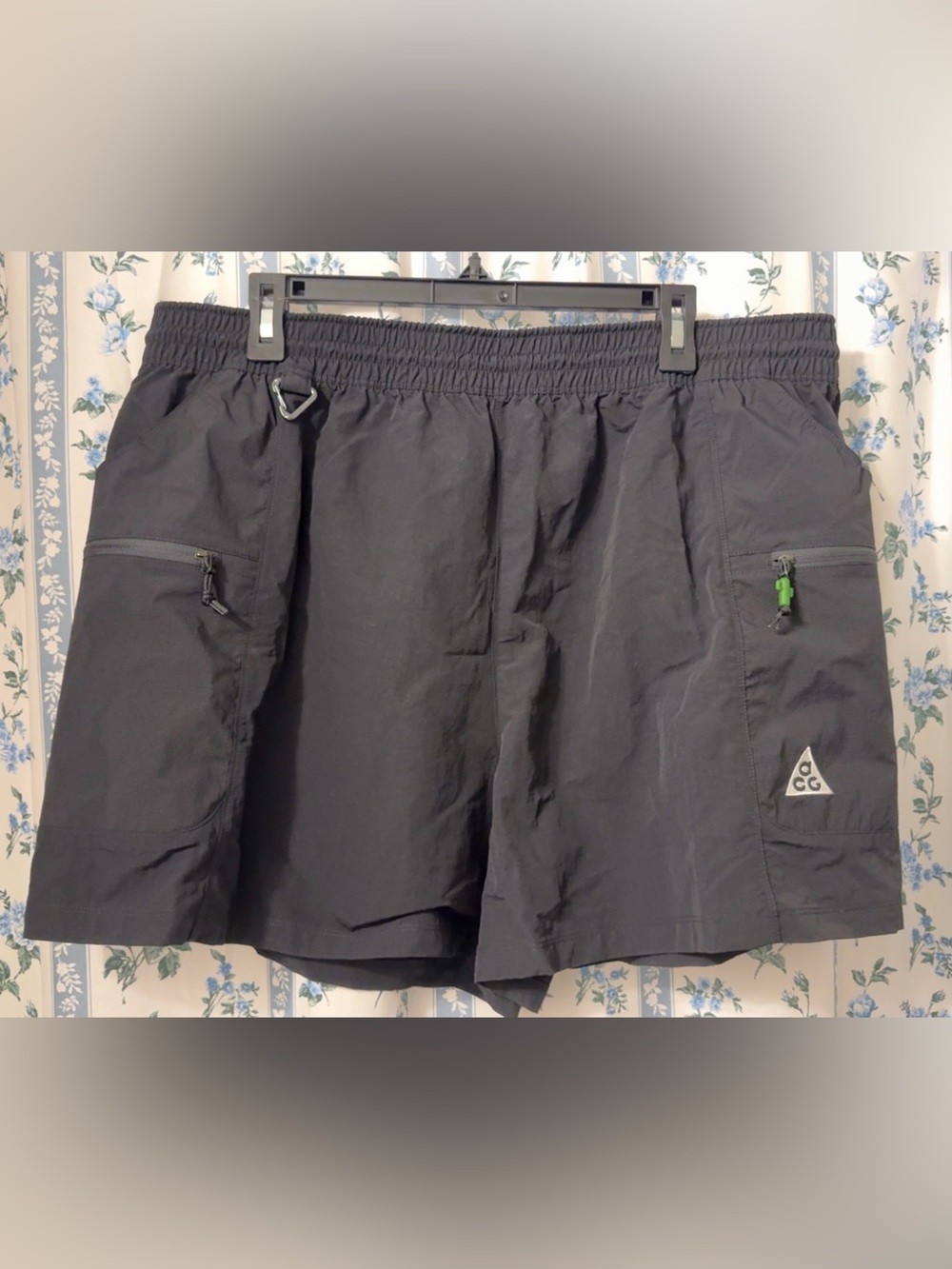 Nike ACG “Death Bloom” Women’s XL Black Shorts NWT - Picture 1 of 11